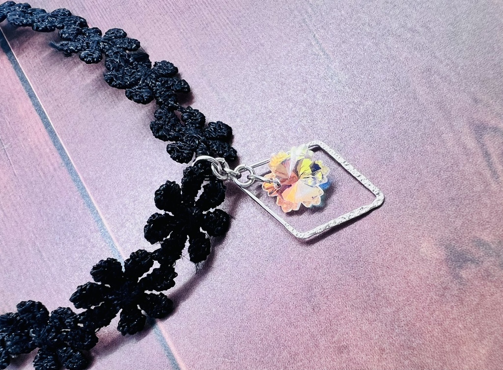 レイモチーフチョーカー