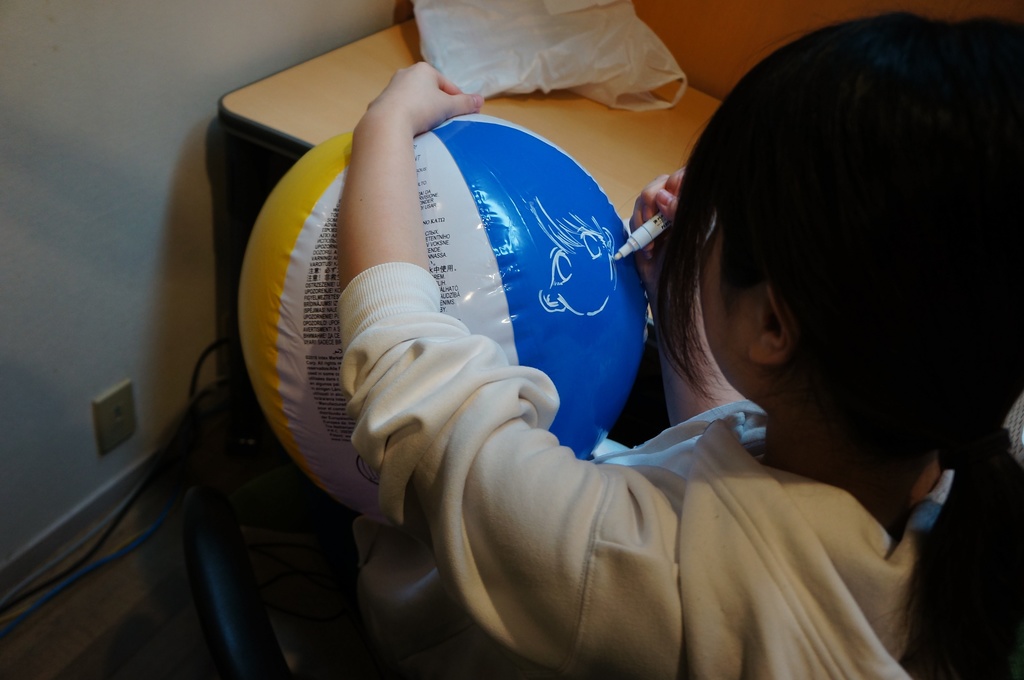 マーメイドルのサイン付きビーチボール61cm / Mermaidol's autographed beach ball 61cm Can be delivered overseas