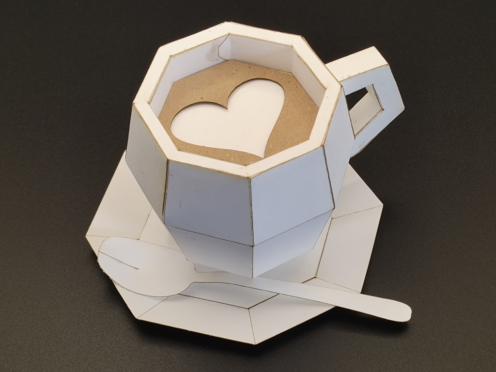 ペーパークラフト コーヒーカップとラテアート