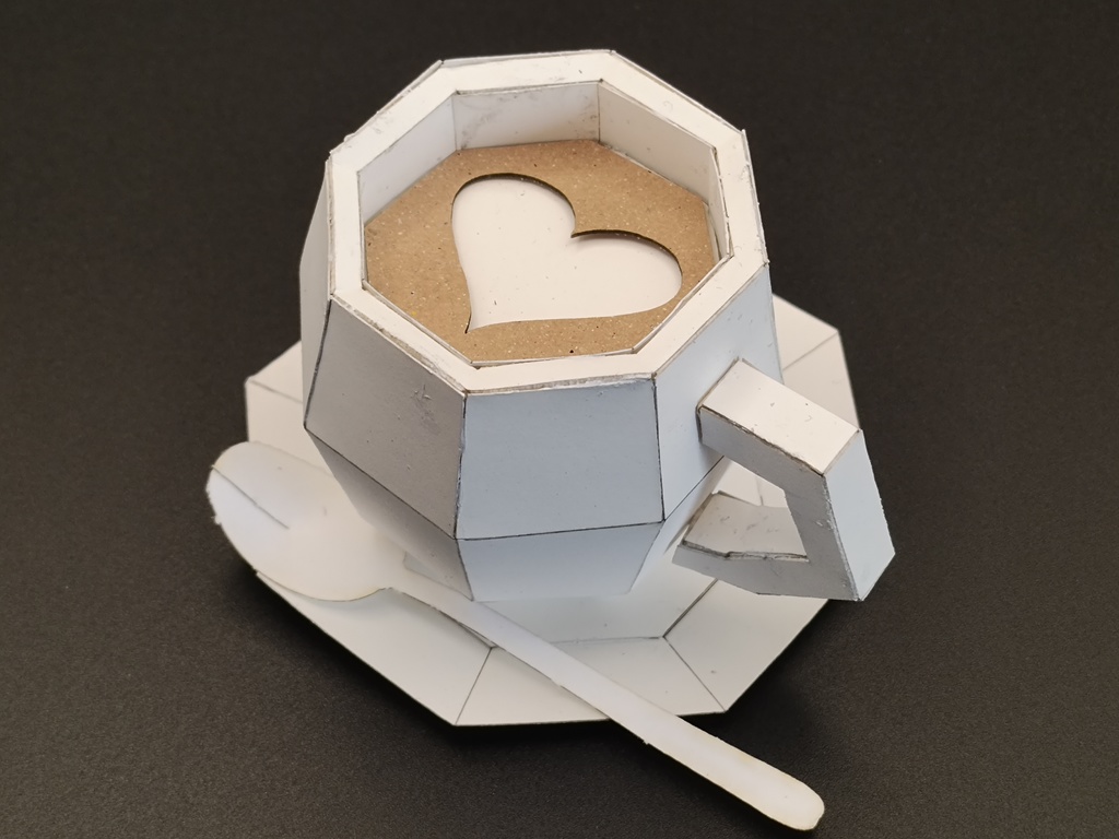 ペーパークラフト コーヒーカップとラテアート