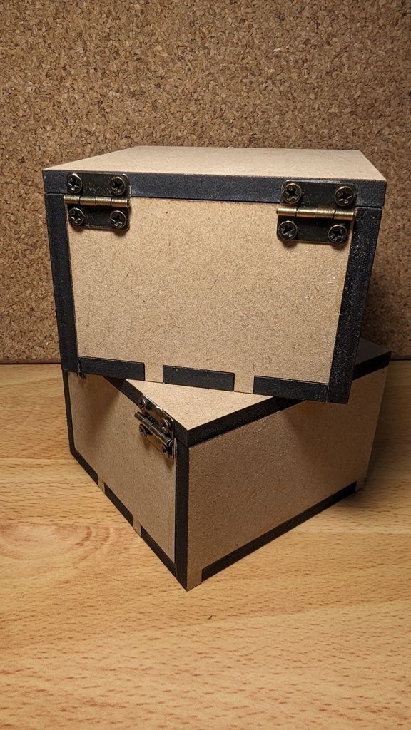 【名入れ・お好きな画像入れ対応】積み上げ可能な小物入れ