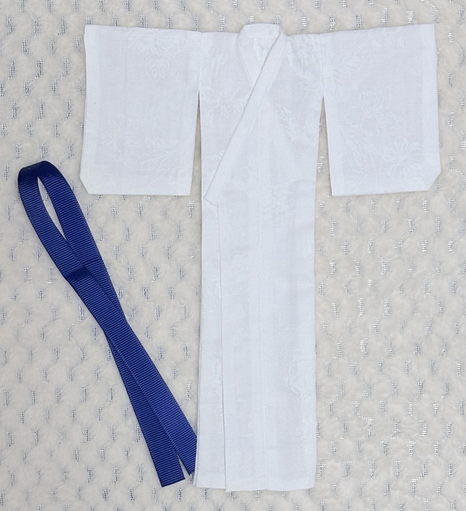 ドール用・着物(浴衣)/白柄※22cm