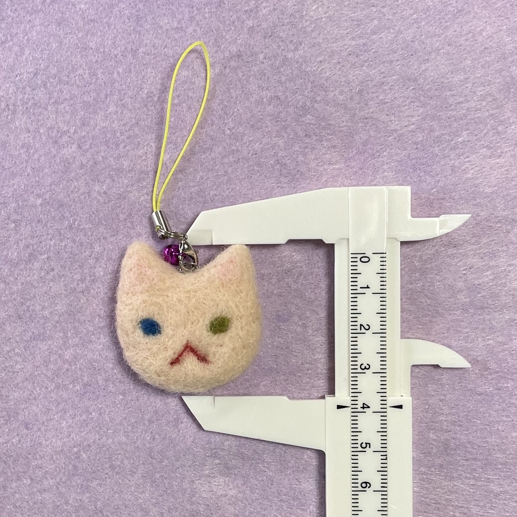 ネコねこストラップ(肌色オッドアイ)