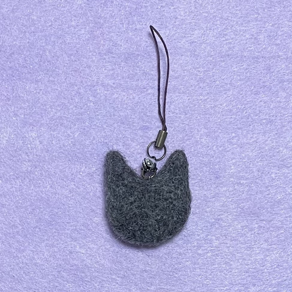 ネコねこストラップ(灰色グリーンアイ)