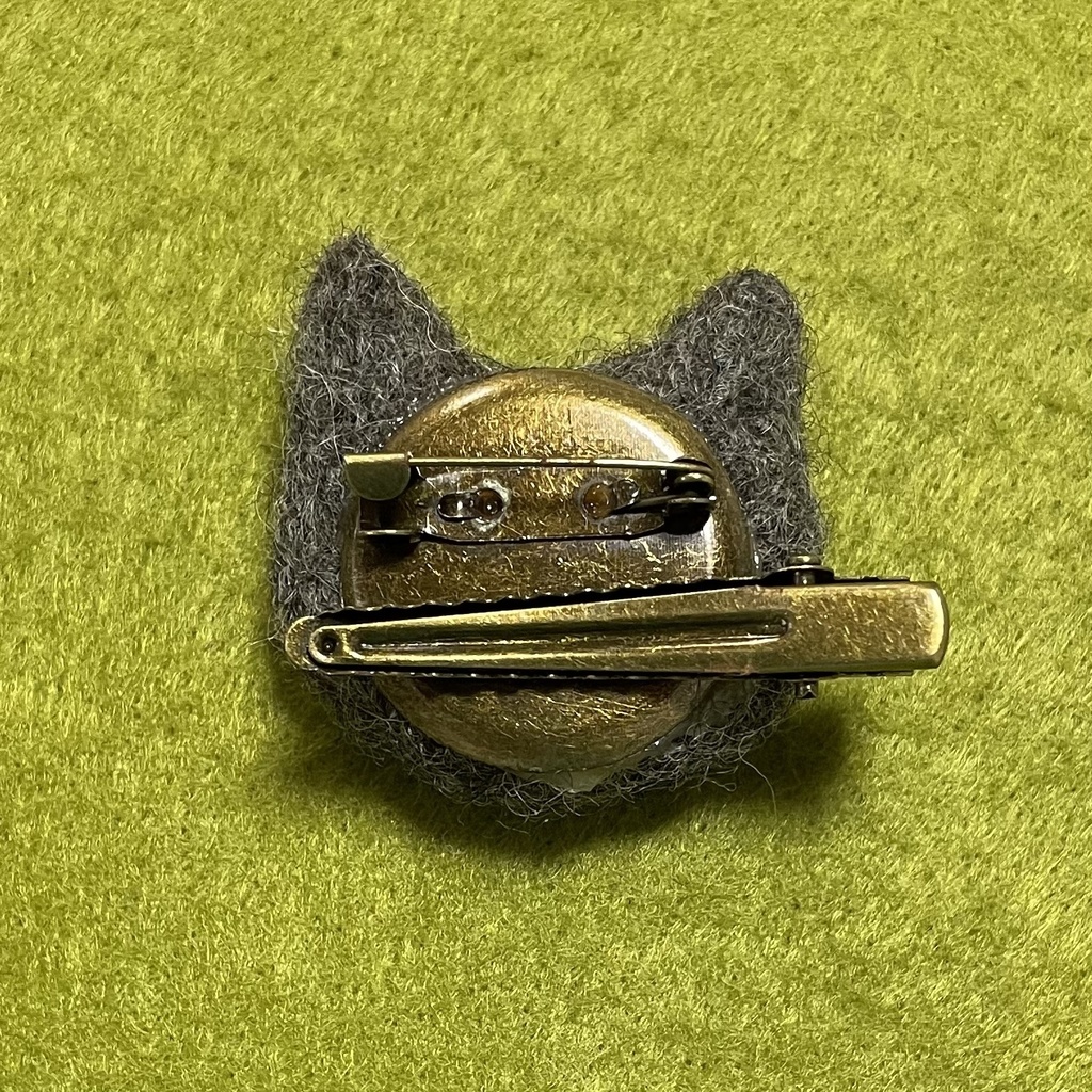 ネコねこピンズ&クリップ(グレー・オッドアイ)
