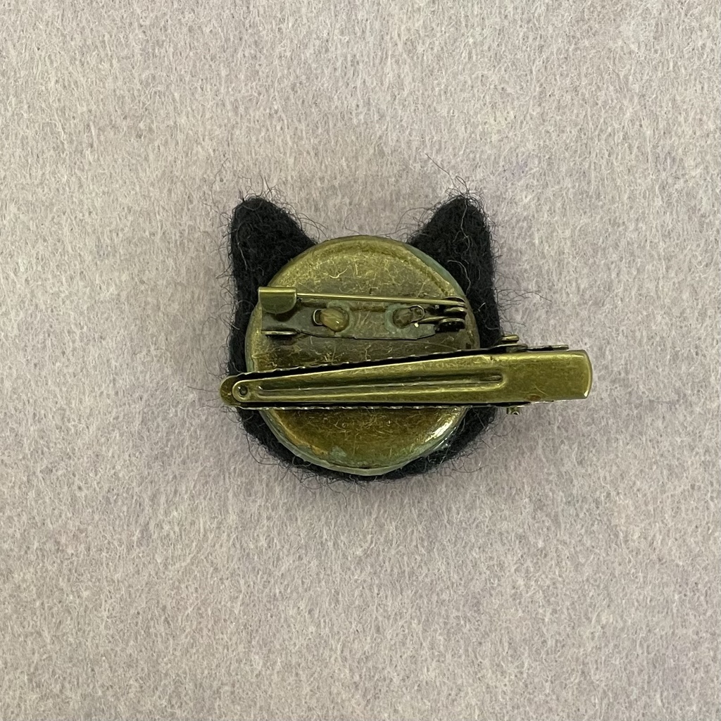 ネコねこピンズ&クリップ(黒イエローアイ)