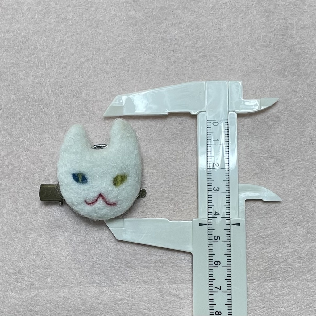 兎猫神ピンズ&クリップ(オッドアイ)