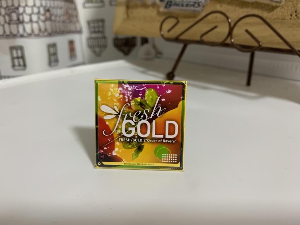 【Bandcamp DLコード付き】FRESH/GOLD2 ジャケット缶バッジ