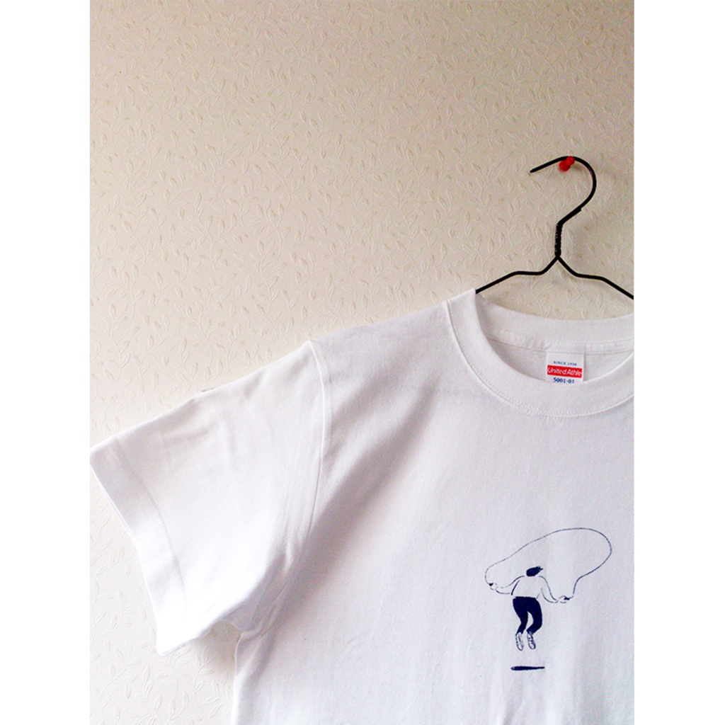 跳ぶ人 Tシャツ