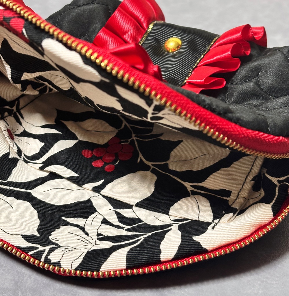 加州清光フリルポーチ