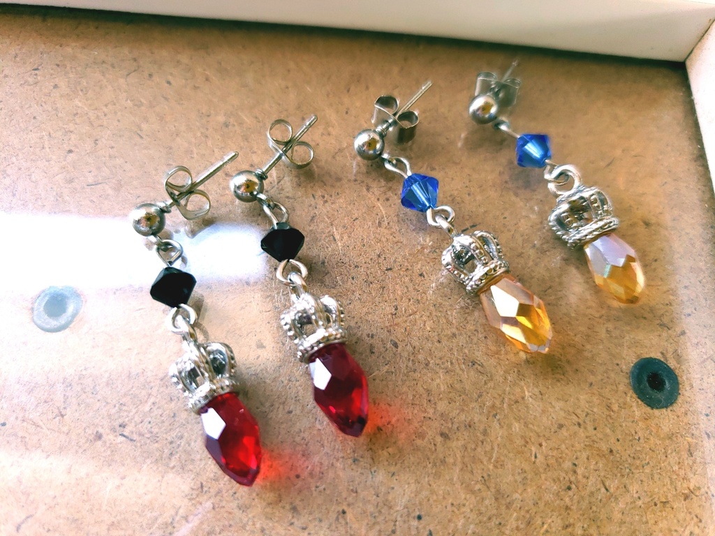 *赤井秀一イメージアクセサリー/クラウンチャームピアス*