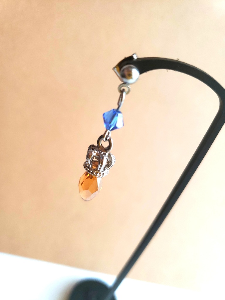 *降谷零(安室透)イメージアクセサリー/クラウンチャームピアス*