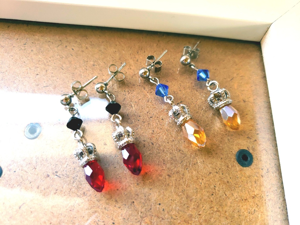 *降谷零(安室透)イメージアクセサリー/クラウンチャームピアス*