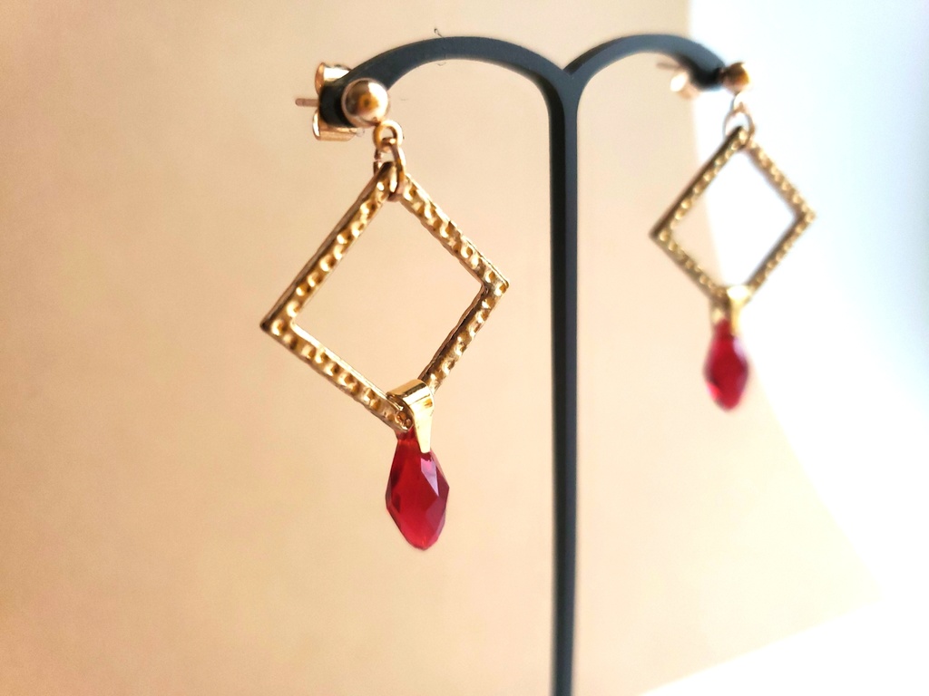 *赤井秀一 イメージアクセサリー/スクエアチャームピアス*