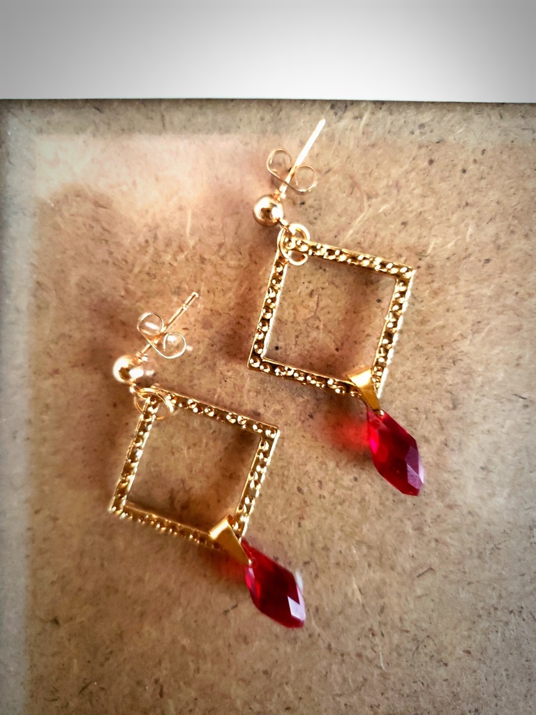 *赤井秀一 イメージアクセサリー/スクエアチャームピアス*