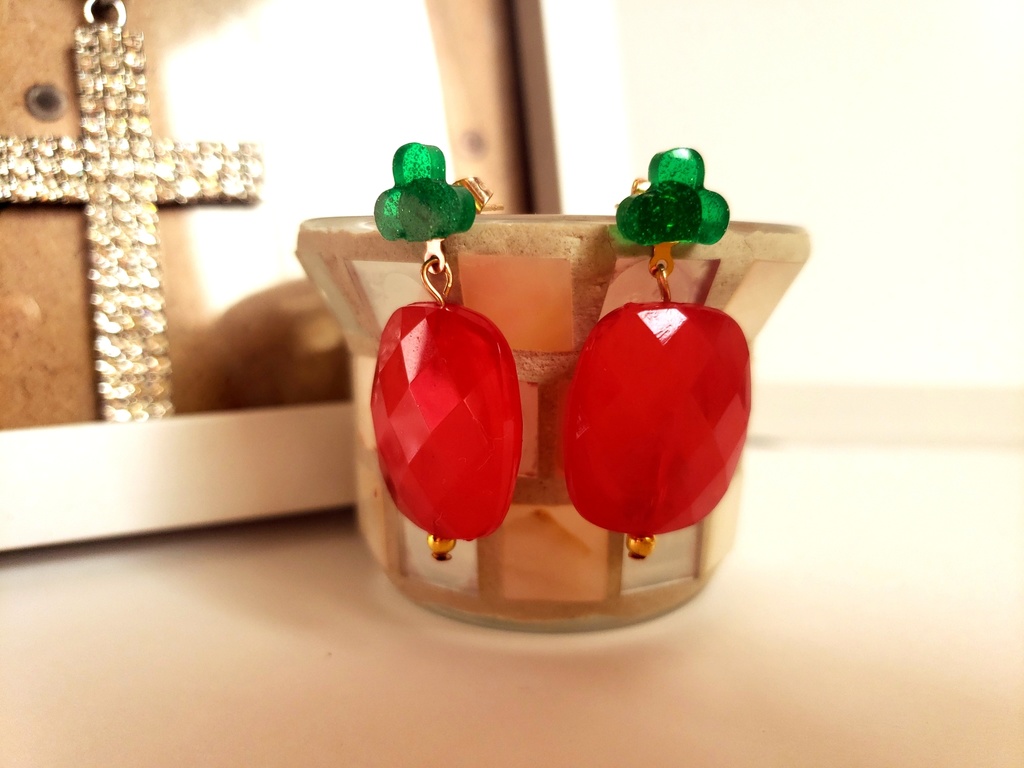 *おそ松さんイメージピアス/アクリルチャーム*