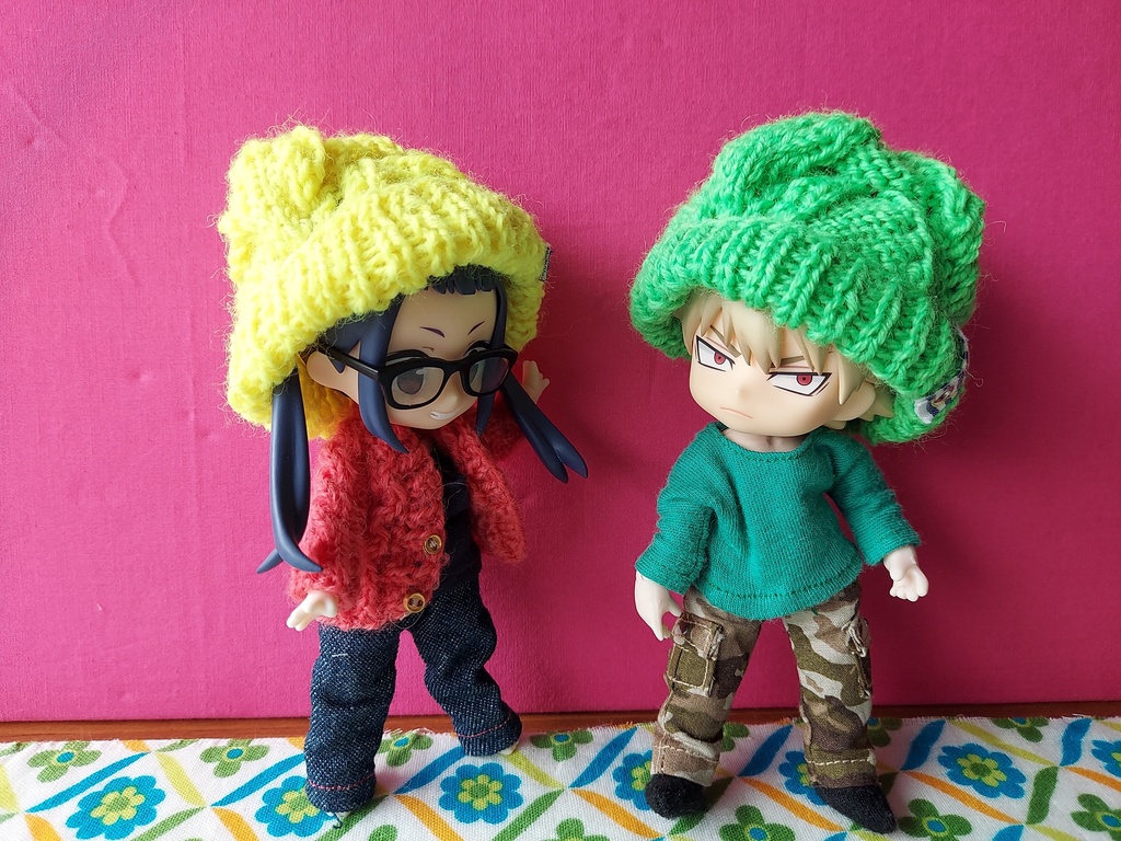 模様編みのネオンカラーニットキャップ