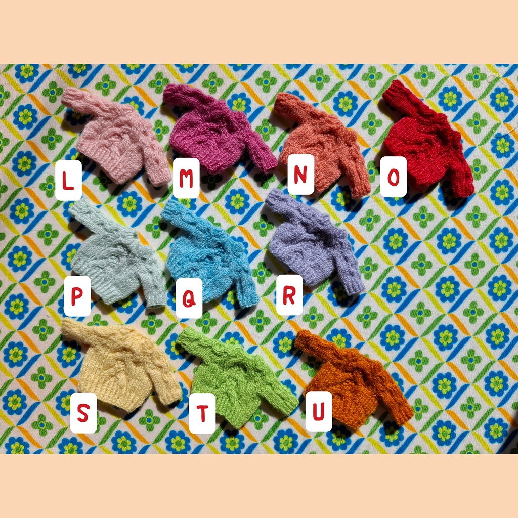 模様編みのニット2025・明るめカラー