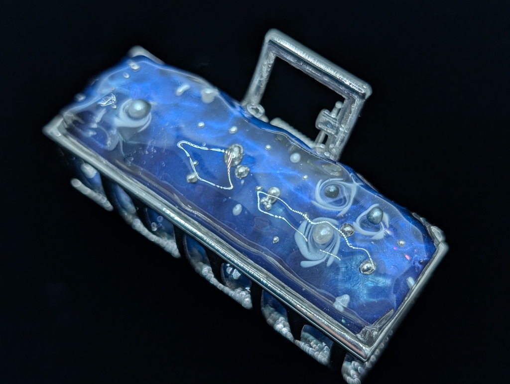 屋根裏部屋の宇宙バンスクリップ