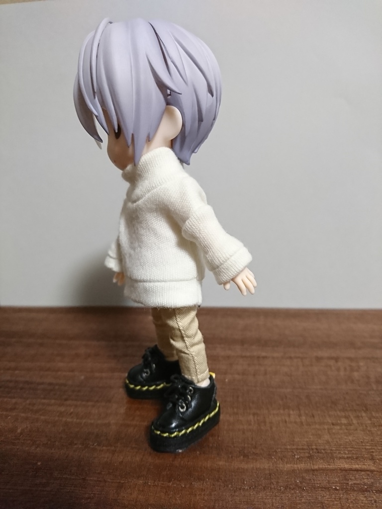 ハイネックゆるニット