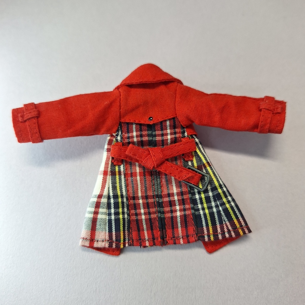 オビツ11サイズ トレンチコート 赤×チェック