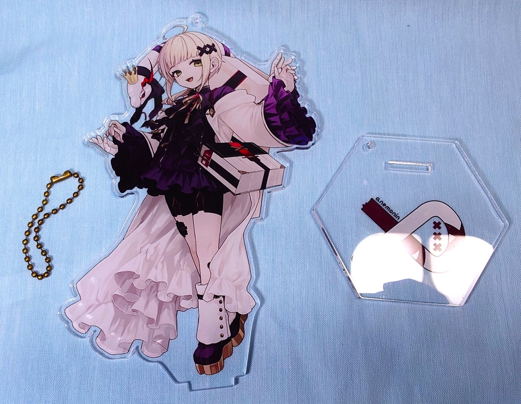 ビッグアクリルスタンド