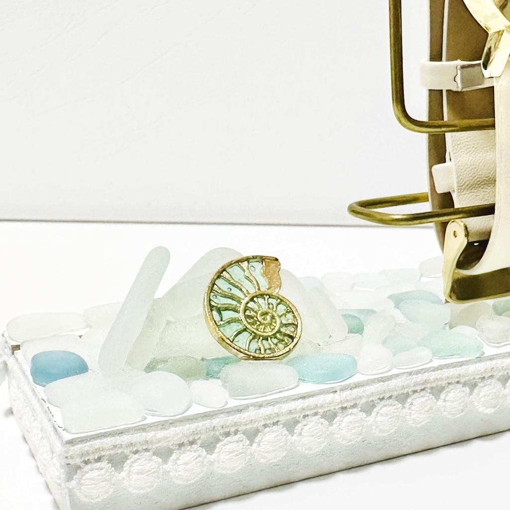 腕時計たてるやつ(シャーレアン)