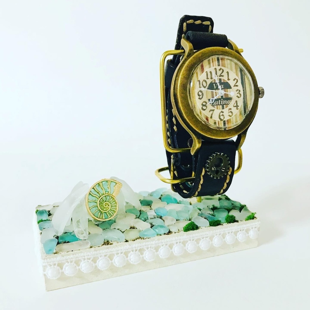 腕時計たてるやつ（シャーレアン）