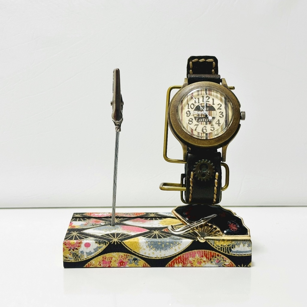 腕時計たてるやつ(月下彼岸花)