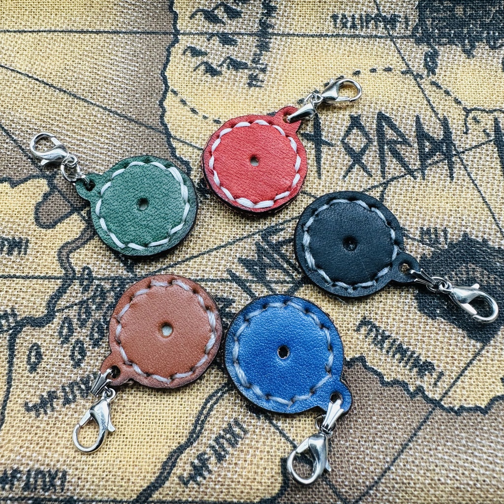 ピンバッジをペンダントトップにするやつ