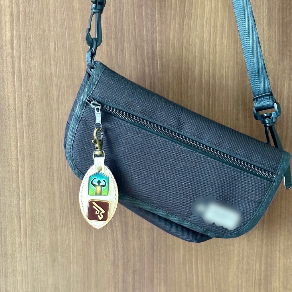 ピンバッジを並べてキーホルダーにするやつ