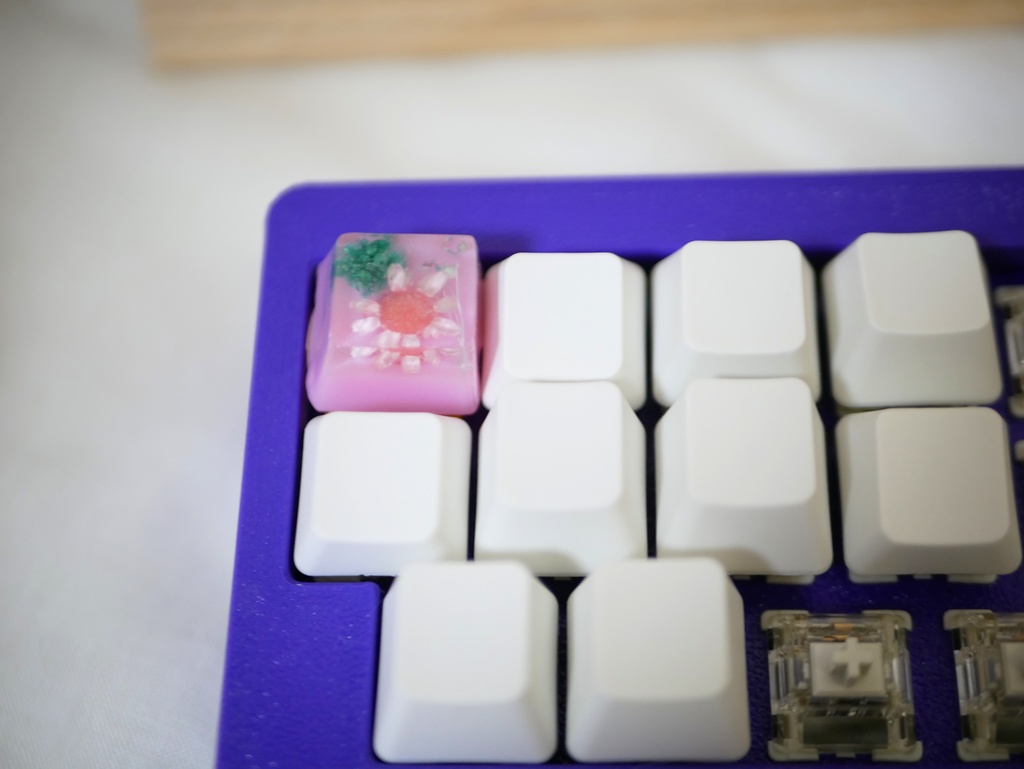 センスのないドライフラワーキーキャップ