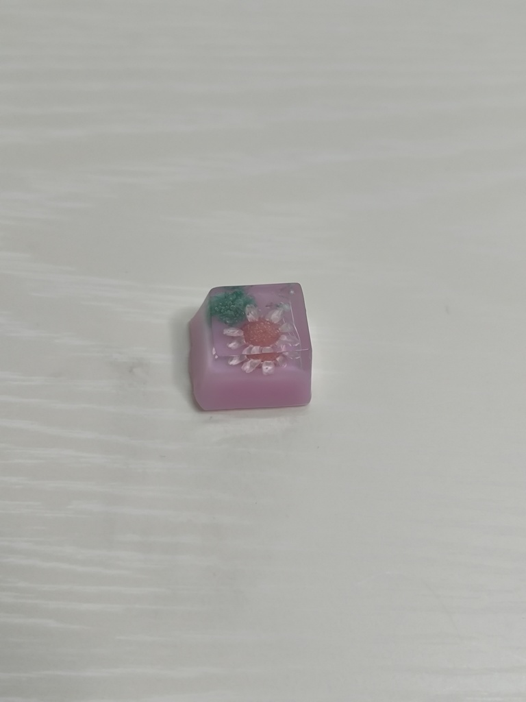 センスのないドライフラワーキーキャップ