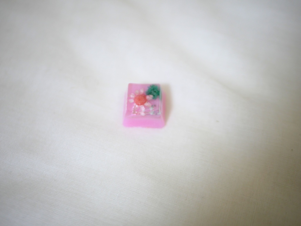 センスのないドライフラワーキーキャップ