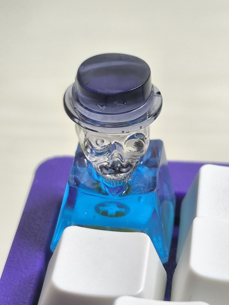 クリアなドクロキーキャップ