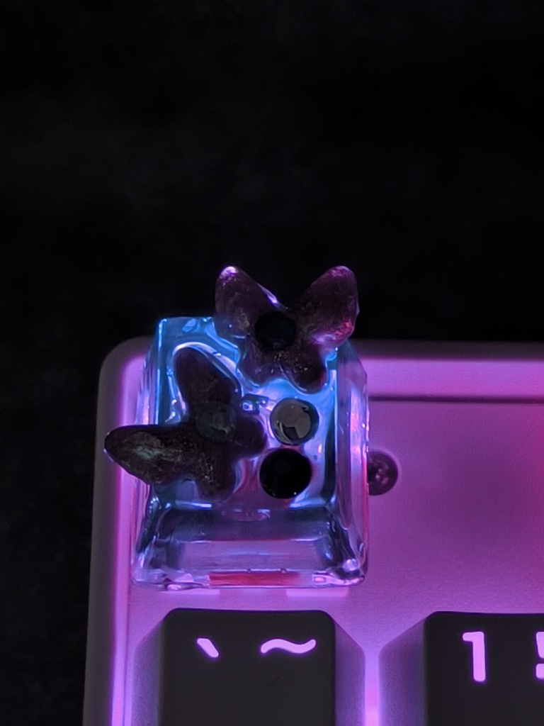 ゴールドバタフライ レジンキーキャップ