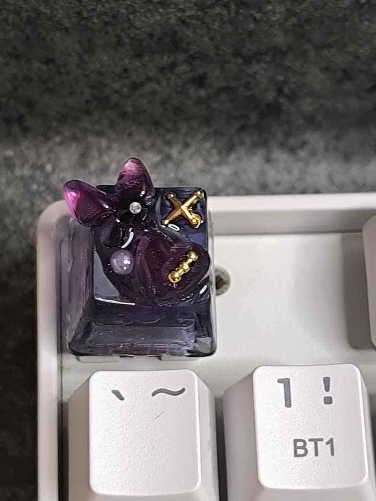 ゴシックバタフライ キーキャップ | クリアパープル×クリアレッド×ゴールド ハンドメイド