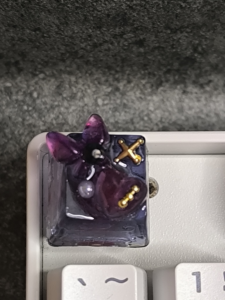 ゴシックバタフライ キーキャップ | クリアパープル×クリアレッド×ゴールド ハンドメイド