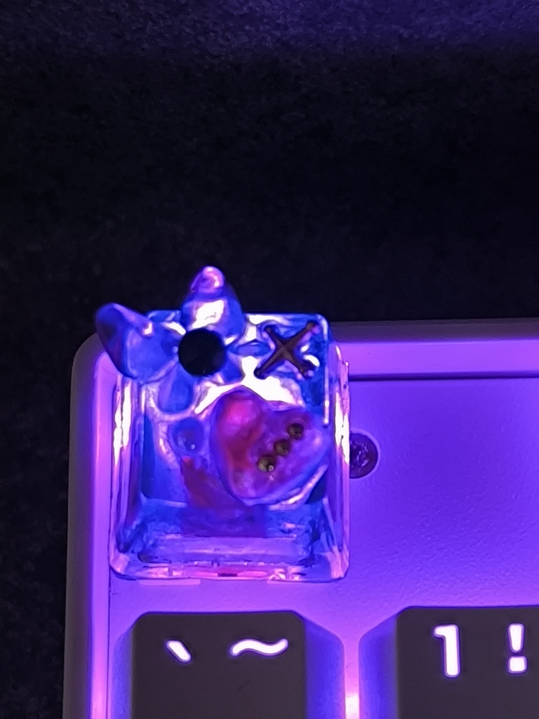 ゴシックバタフライ キーキャップ | クリアパープル×クリアレッド×ゴールド ハンドメイド