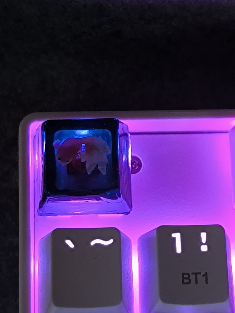 透明ブラックレジン × 虹色金魚キーキャップ - 涼しげな夏の和風デザイン