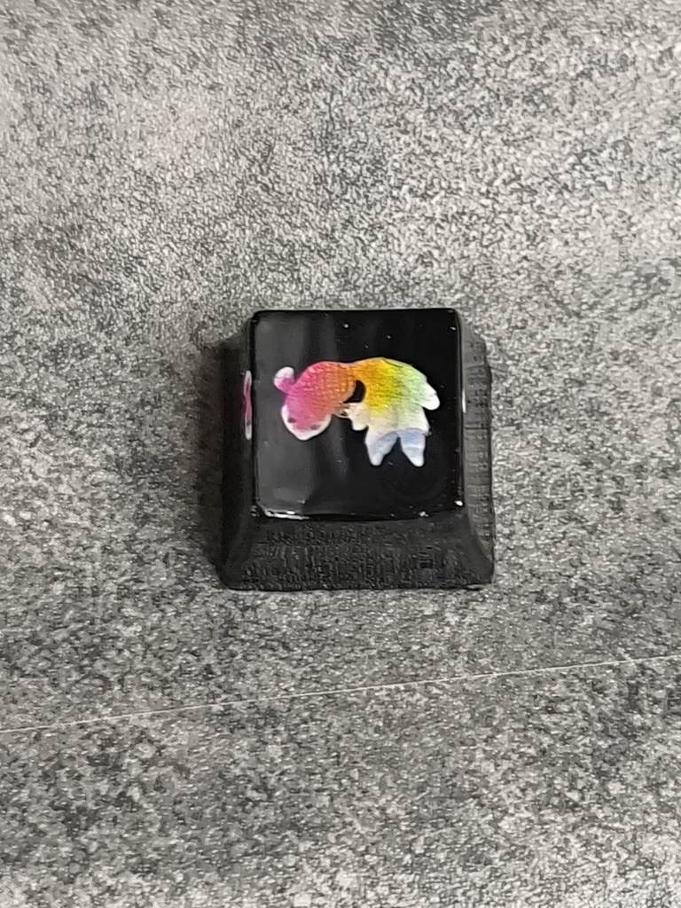 透明ブラックレジン × 虹色金魚キーキャップ - 涼しげな夏の和風デザイン