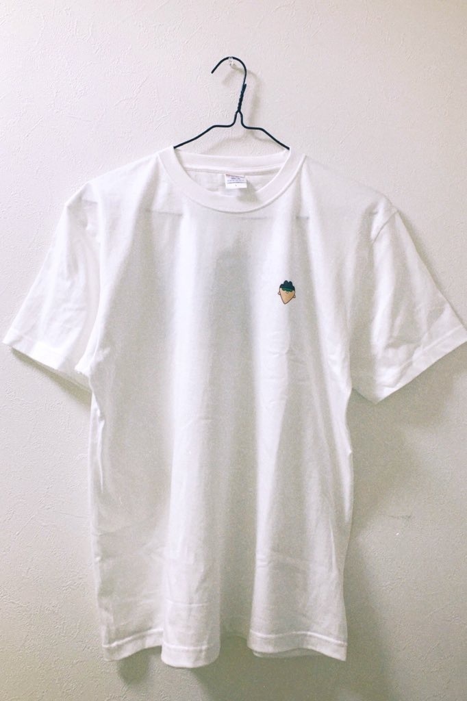 にじレジ(株)が夏を満喫するTシャツ