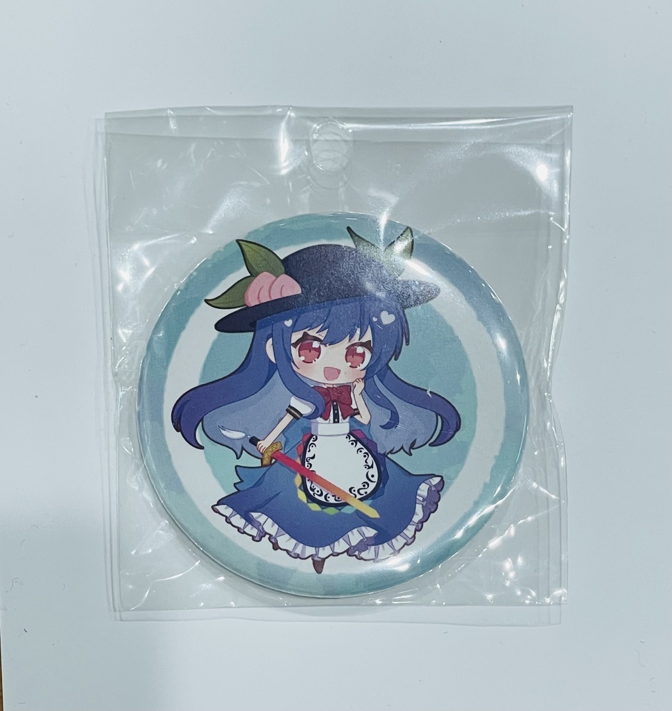 東方Project 比那名居天子 缶バッジ57mm(ハチワレキッド)