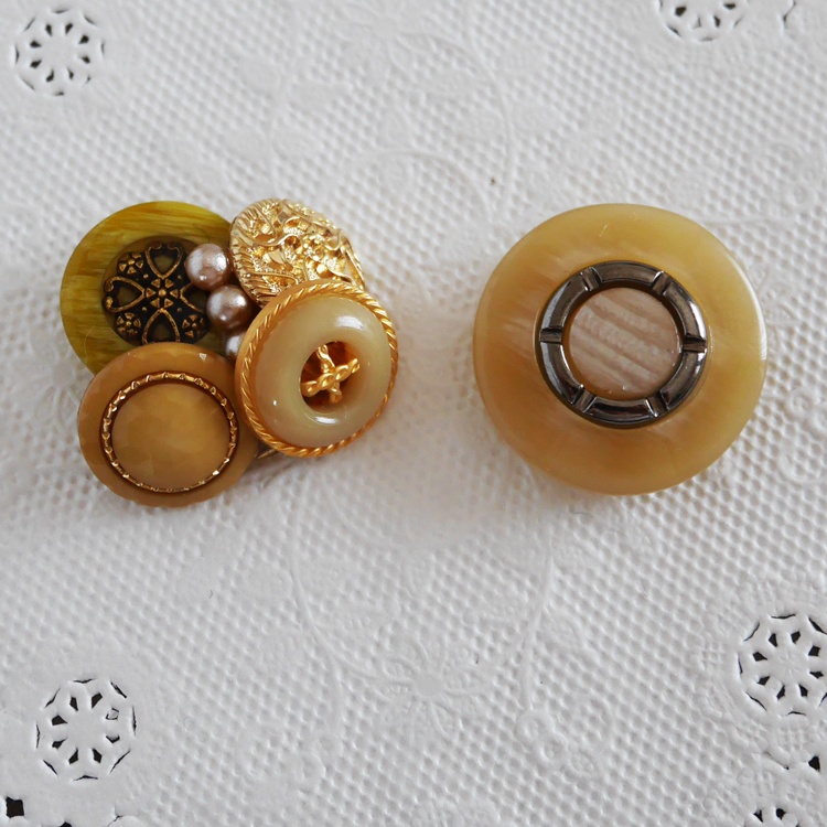 【1点もの】ボタンアクセサリー イヤリング/ピアス