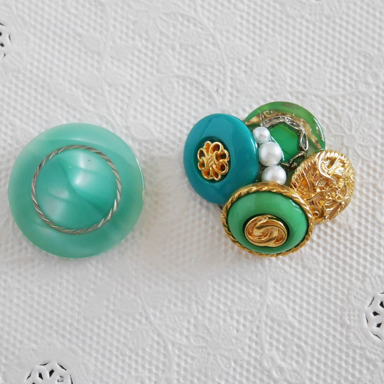 【1点もの】ボタンアクセサリー イヤリング/ピアス