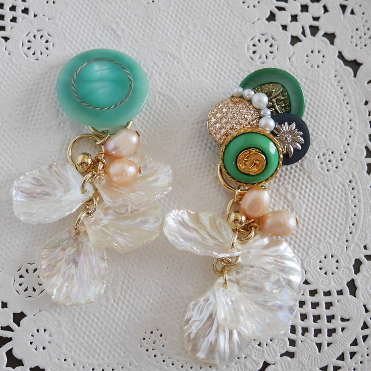 【1点もの】ボタンアクセサリー イヤリング/ピアス