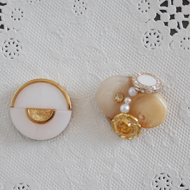 【1点もの】ボタンアクセサリー イヤリング/ピアス