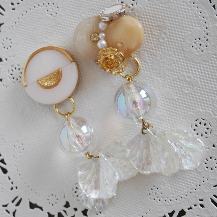 【1点もの】ボタンアクセサリー イヤリング/ピアス