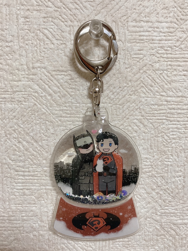 RED SON WORLD'S FINEST スノードームキーホルダー(ウォーター入り)