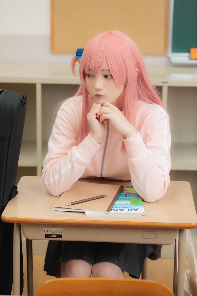 ぼっちざろっく後藤ひとりコスプレ写真集「一番星、きみと。」